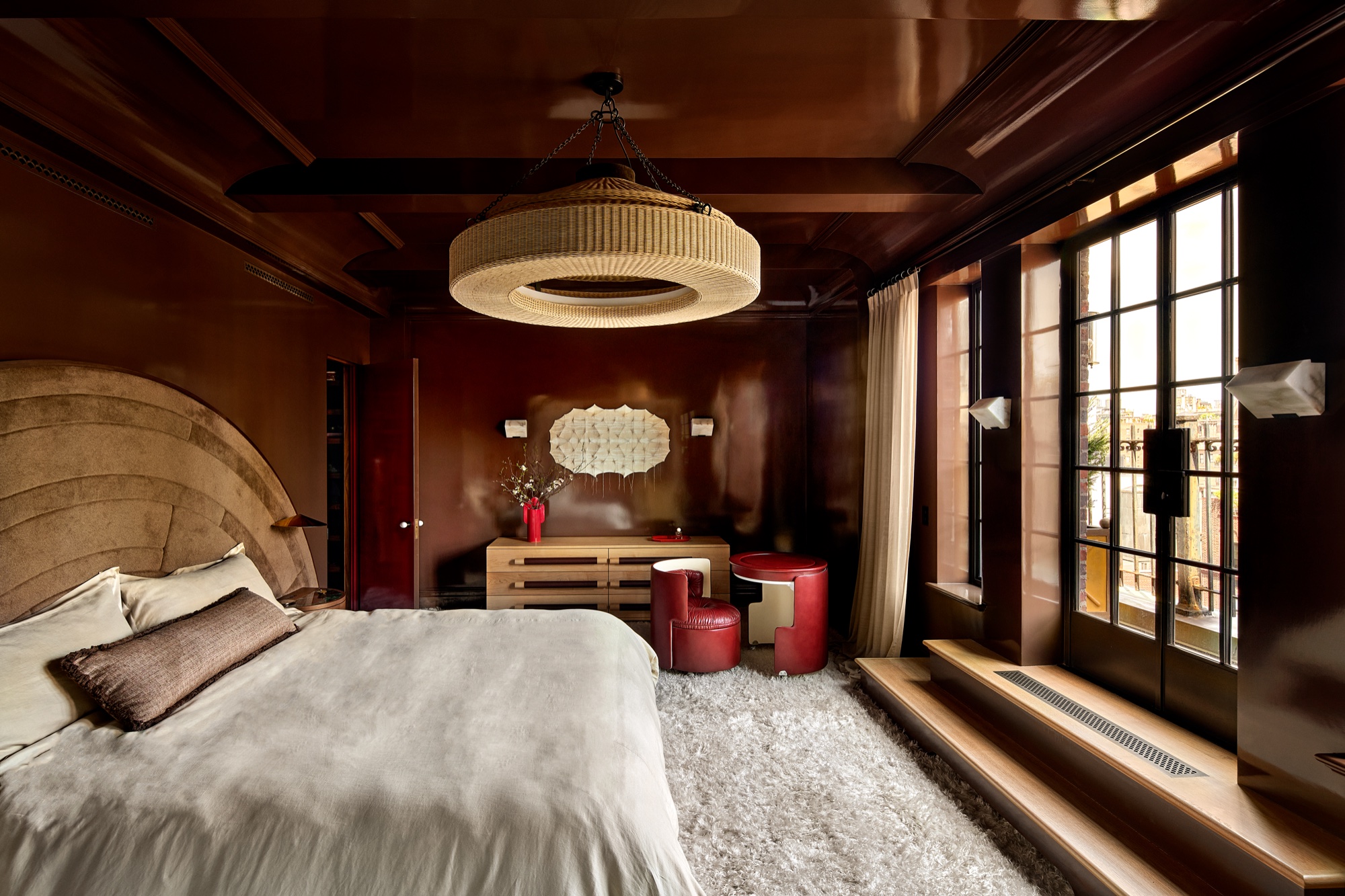 Upside Down Pied-à-Terre